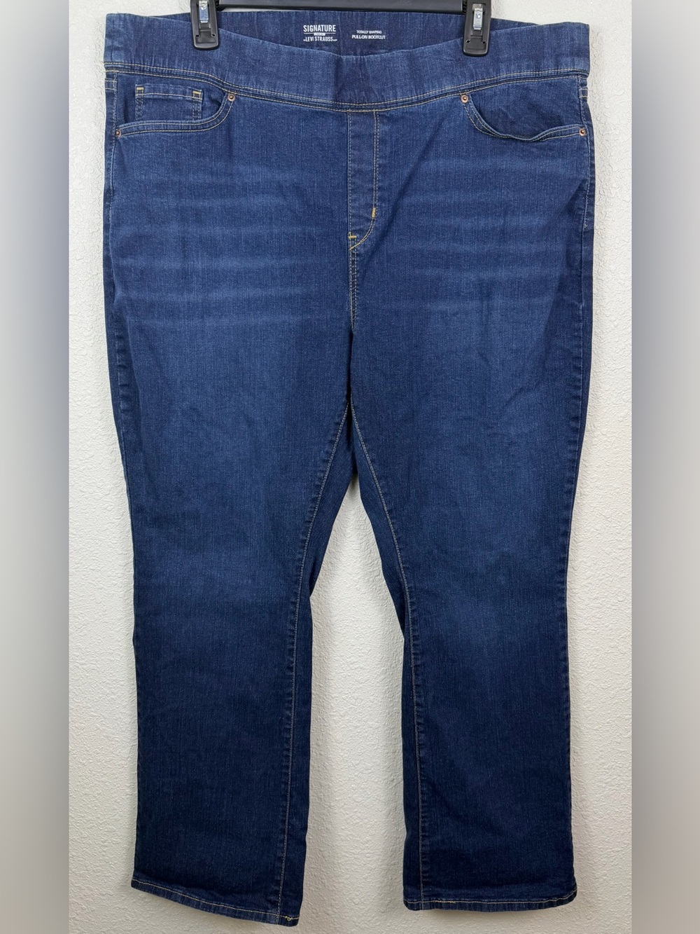 Levi Strauss Signature Gold Totally Shaping Pull On Bootcut Jeans 20S W35 L30